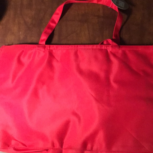 7/18/24 host pick 🎉🎉🎉Cute pet bag - Picture 2 of 3